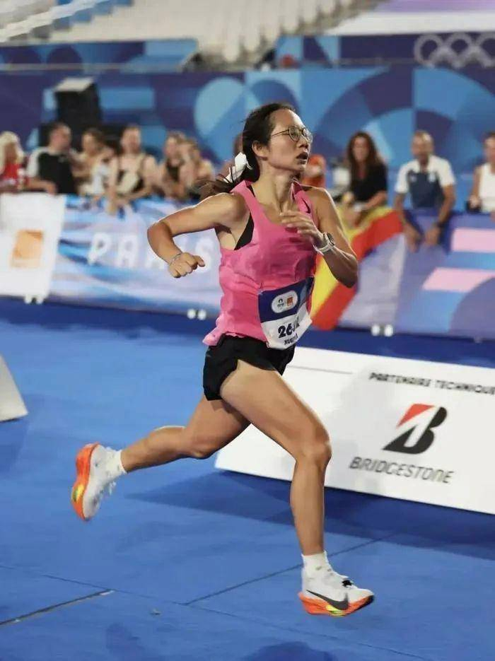 校友获"大众马拉松"女子第一,你知道最早跑奥运马拉松的中国选手是谁?