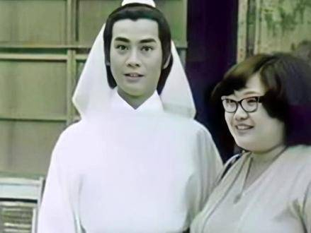 时光回溯到1979年,沈殿霞与郑少秋的身影定格