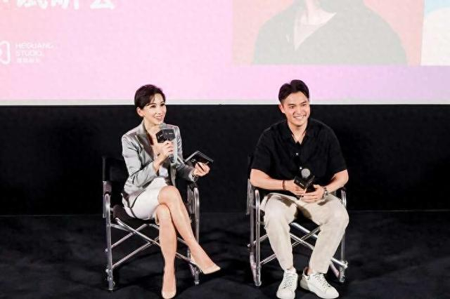 陈锐（右）分享创作经历。主办方供图