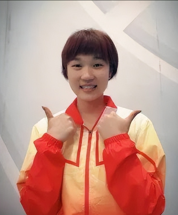 29岁女排王梦洁:场下是女神,1米73,父母都是篮球运动员