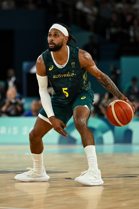 woj:米尔斯已同意与犹他爵士队签订一份为期一年,价值 330 万美元的