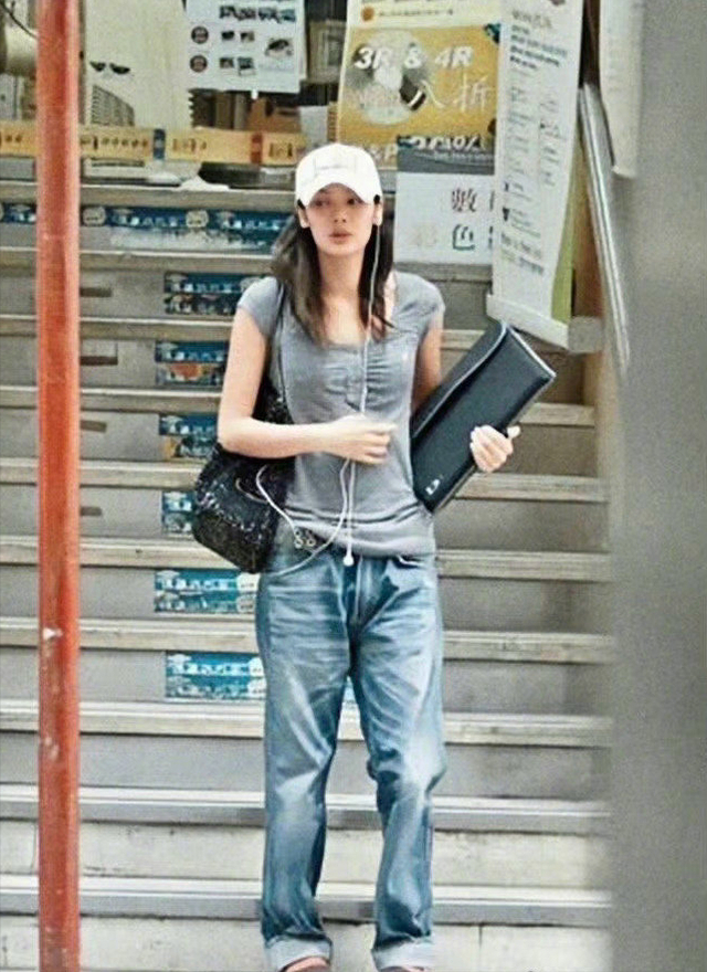 发胖的乐基儿美得像尊观音像 黎明好福气!