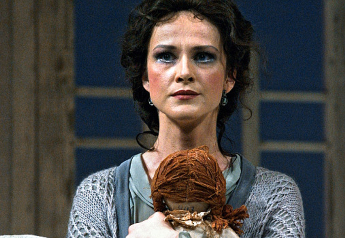 俄圣彼得堡公演戏剧《玩偶之家》剧照 图片来源：视觉中国