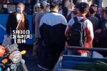 [流言板]东契奇提前庆祝但克内克特压哨三分不中，湖人首节31