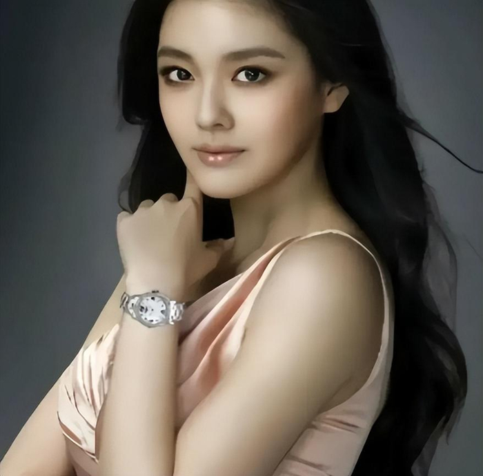 看看网友怎么说网友表示:大s这个外号大花蛇太准确了,谁要是被她缠上