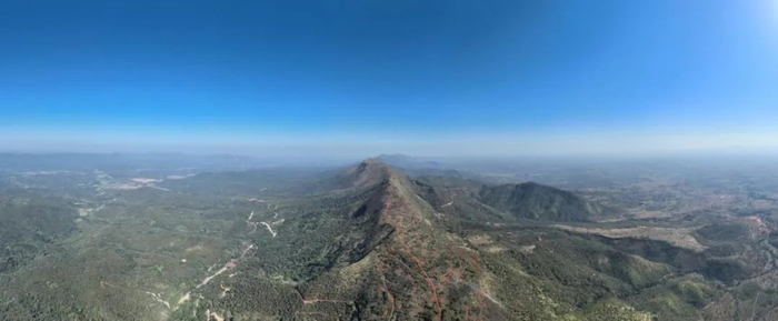 西芒杜铁矿 来源：赢联盟网站
