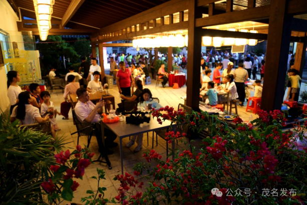 滩底小酒馆门庭若市