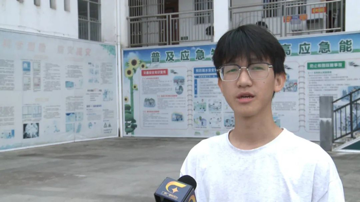 今年,是"国海爱心圆梦"公益助学活动走进乐业县