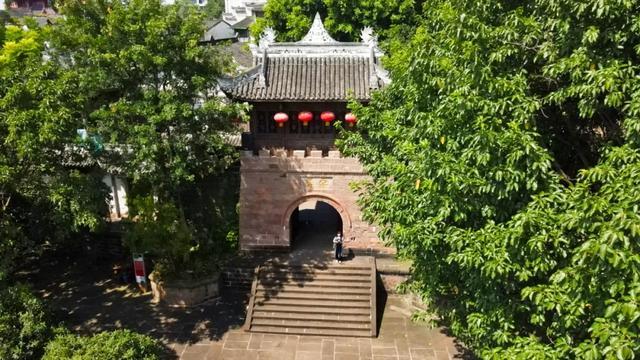 重庆旅游攻略：5天玩9个区仅2k块，美景看了，还吃了100道美食-第8张图片-旅游攻略网