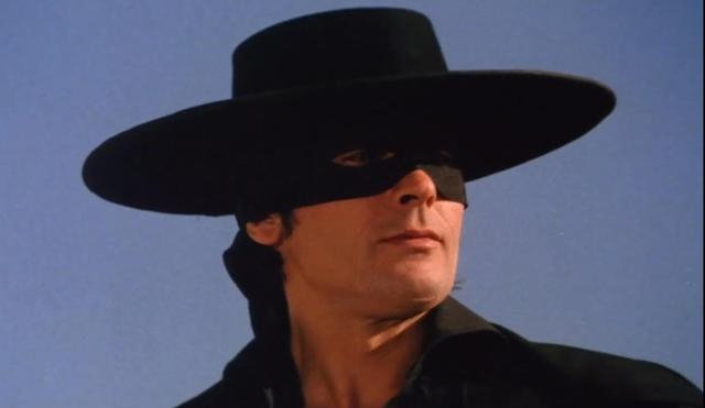 1975年，阿兰·德龙饰演佐罗。《佐罗》剧照 