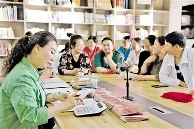 ▲庄子峁生态农庄2024年第三次分红现场。庆阳融媒记者 乔洁 摄