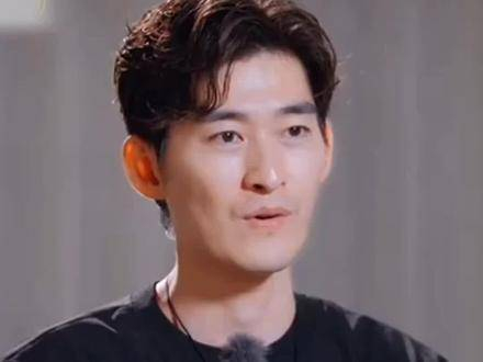 展现出一种不经意间的幽默魅力 张翰 花少 综艺节目 张翰