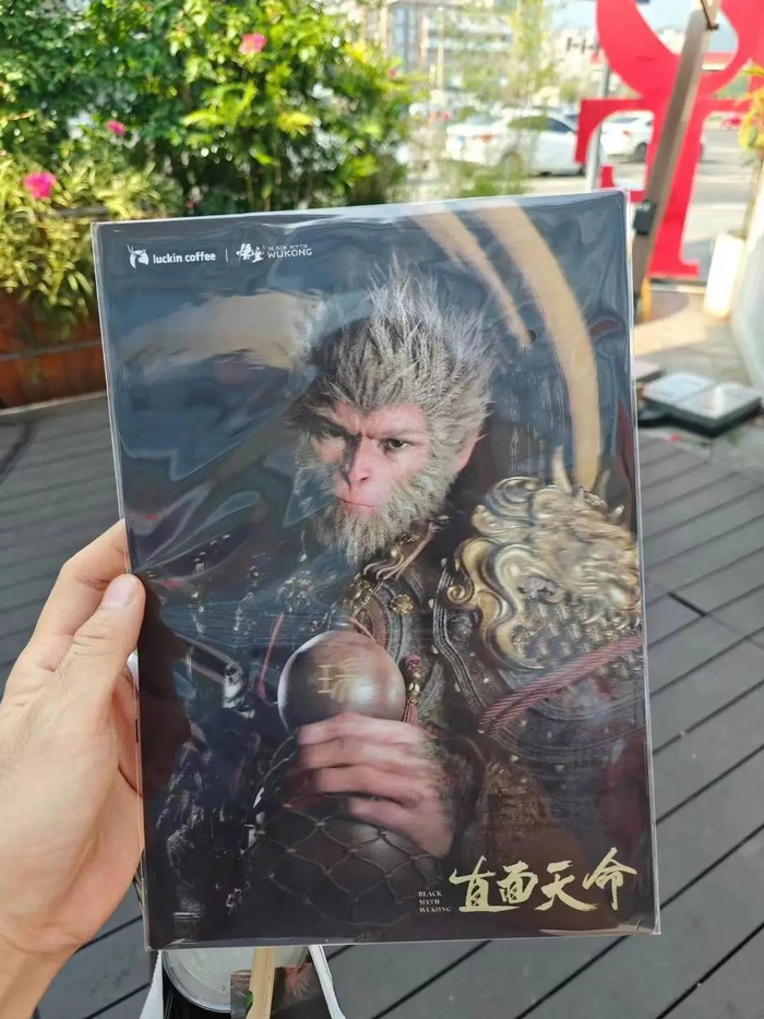 陈先生跑了4家店才买到联名光栅卡