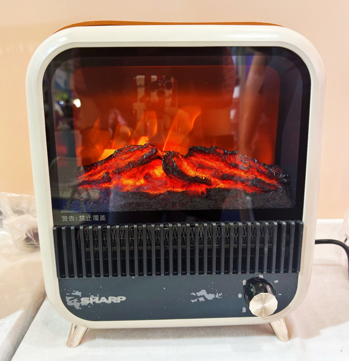 图为3D炭火暖风机。