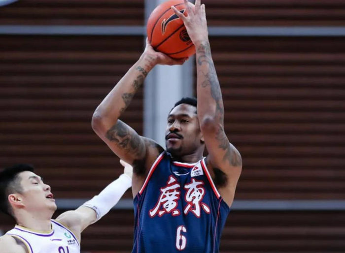 广东队弃将“小科比”拒绝退役，场均38+7悍将或加盟深圳男篮-广东对深圳男篮