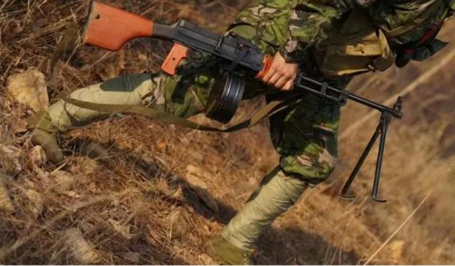 为什么我国要重新装备7.62毫米机枪?俄军教训:轻机枪有时不顶用