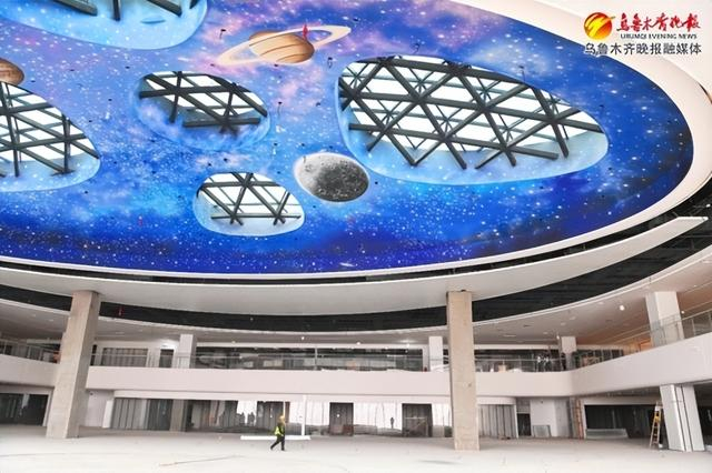 　　位于乌鲁木齐国际纺织品服装商贸中心的砂之船（乌鲁木齐）奥莱，室内装修已经接近尾声。记者唐红梅摄