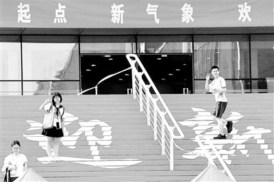 北大迎来四千余名新生-北大迎来四千余名新生