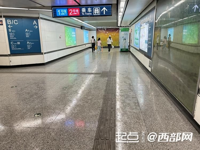 西安地铁北大街站盲道砖