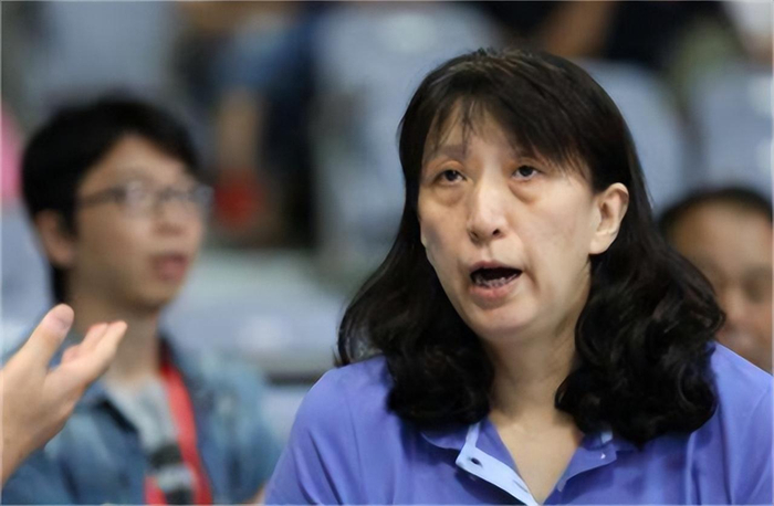 女排助教袁灵犀:一场比赛记录1000条数据,娶队员成"女排姐夫"