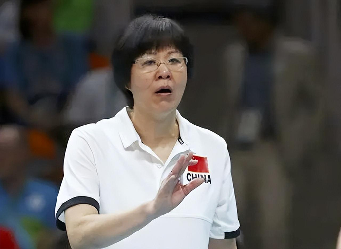 女排助教袁灵犀:一场比赛记录1000条数据,娶队员成"女排姐夫"