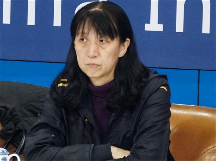 女排助教袁灵犀:一场比赛记录1000条数据,娶队员成"女排姐夫"