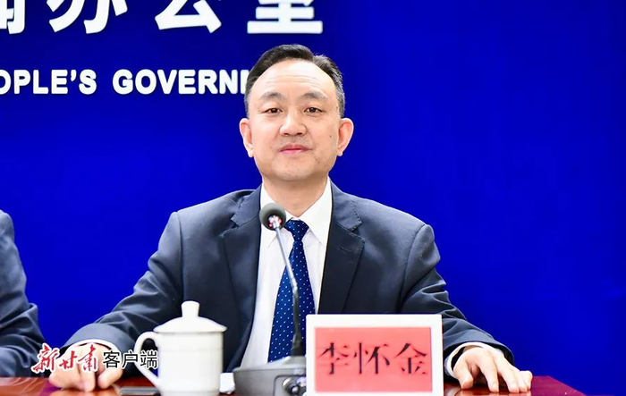 武威市营商环境建设局局长李怀金