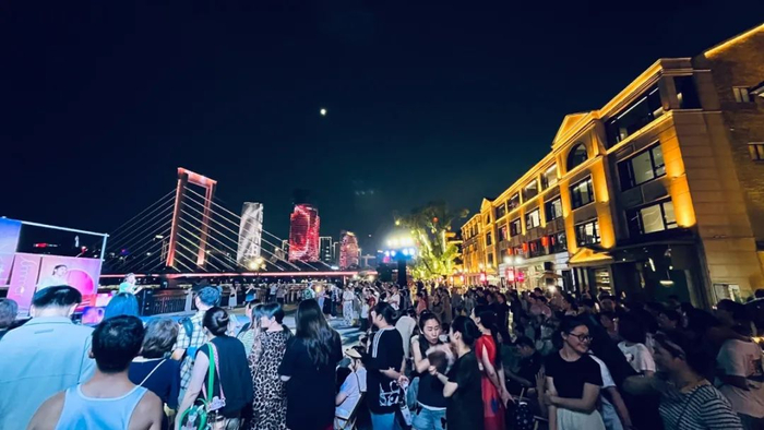 宁波老外滩。通讯员 谢铭可