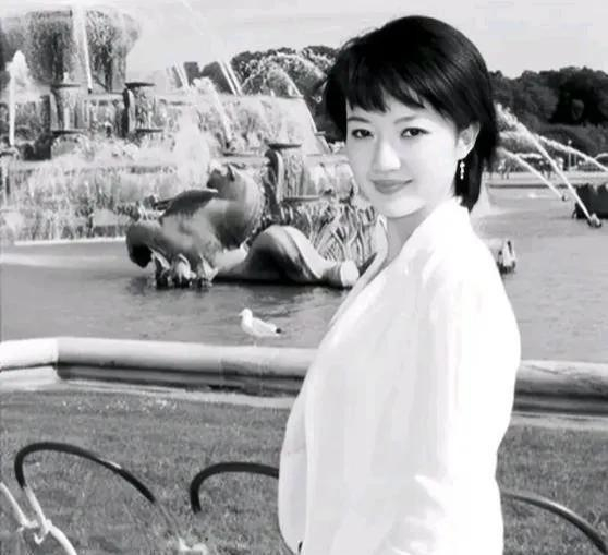 泰国第二任女总理,颜值远输姑姑,25岁的英拉·西那瓦又美又娇嫩