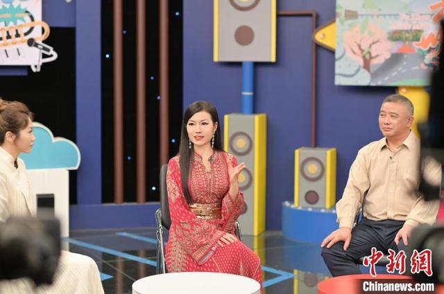 图为陈飞参与闽都重点文化品牌项目音乐文旅轻综艺栏目《福州音乐地图》的录制。受访者供图