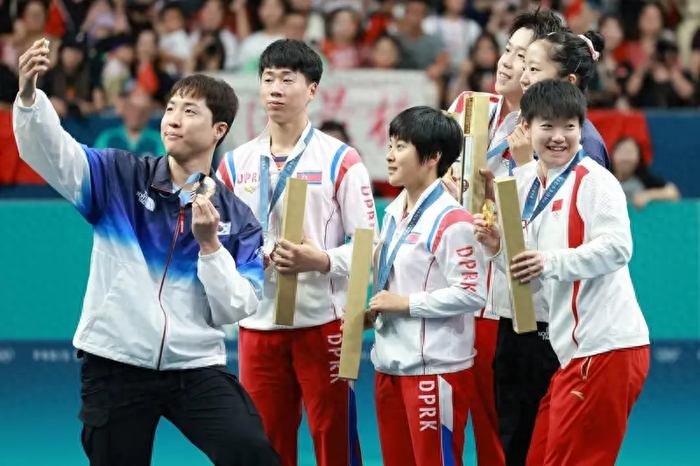 据报导,朝鲜代表团目前在平壤接受思想审查,这