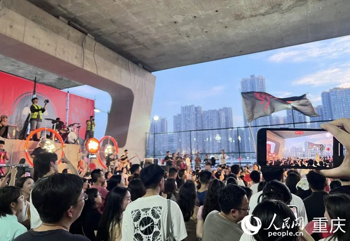 N37桥角角野歌音乐会现场。人民网记者 胡虹 摄