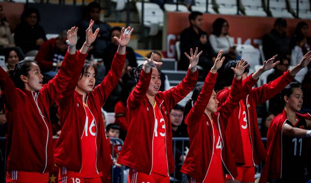 中国U17女排3-0日本夺冠：杨舒茗24分黄悦鑫11分 1-16排名出炉-女排17号队员