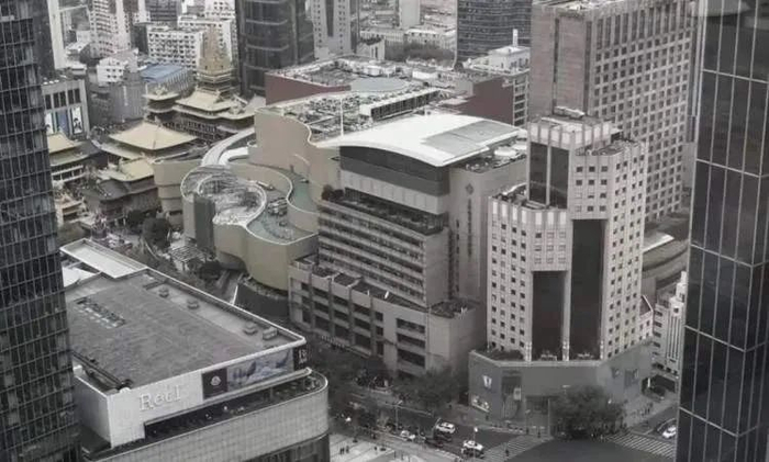 闲置的静安寺城市航站楼  图源:上观新闻最终在2012年初,唯一一家