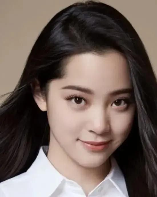 15演员欧阳娜娜,美图分享15