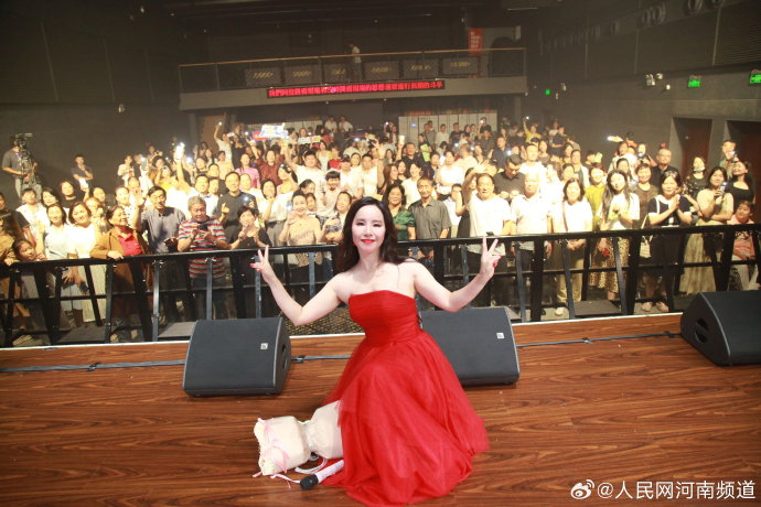 裴娜表示会平衡《黄河之歌》的大事业和个人音乐会巡演的小事业,尽管