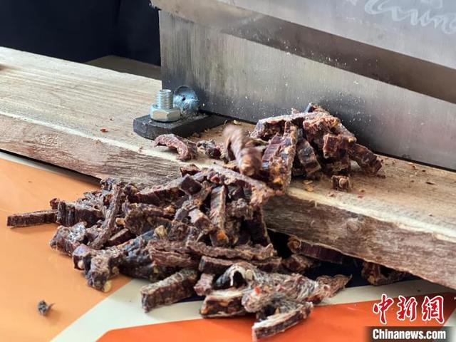图为青海牦牛肉干。李江宁 摄
