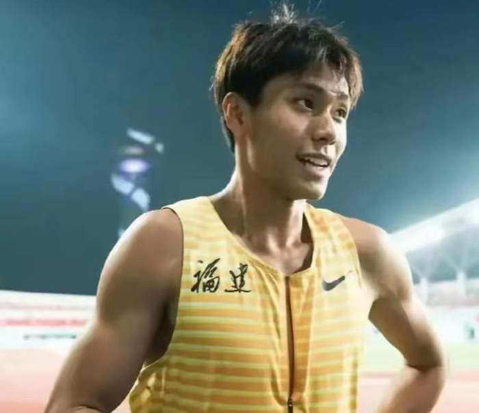 距离第一仅差0.06秒!17岁百米飞人横空出世,国产博尔特闪耀大赛