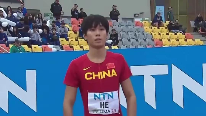 距离第一仅差0.06秒!17岁百米飞人横空出世,国产博尔特闪耀大赛