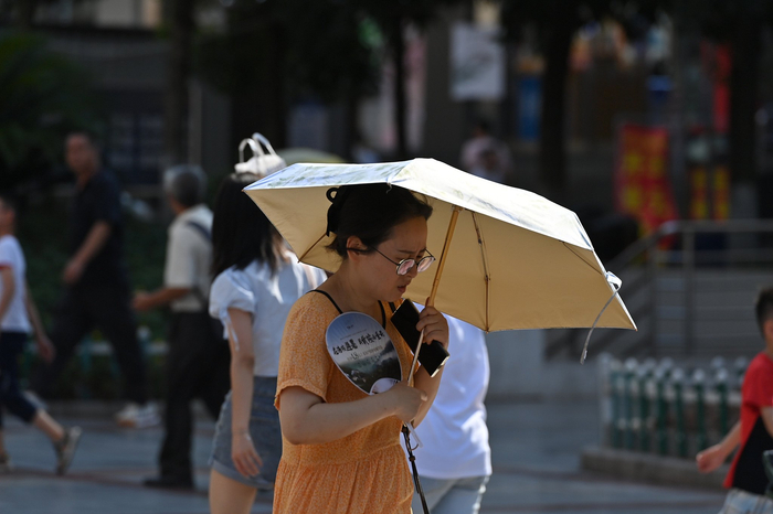 视觉中国 图最近一段时间,四川,重庆地区出现了持续的高温天气,局部的