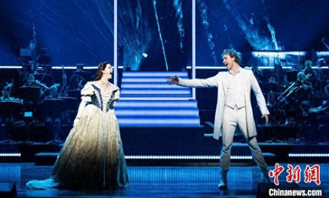 德语原版音乐剧《伊丽莎白》音乐剧版音乐会。 郑天然 摄