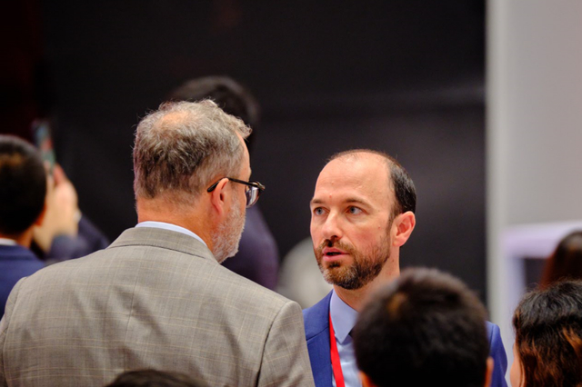 在交付仪式现场可以看到很多国外供应商代表出席作者供图 