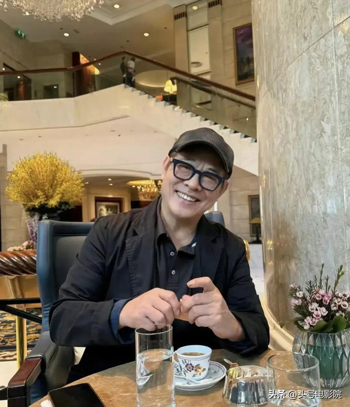 61岁李连杰复出和吴京拍《镖人》!上部动作片,是7年前和马云打