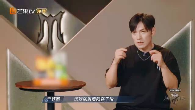 看严屹宽的舞台真的很有代入感,每个动作都传递着浓烈的情绪,不愧是