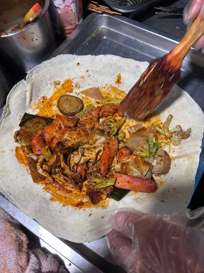 推荐餐厅:孔记麻辣串,小红帽麻辣串,玄新卷饼麻辣串.