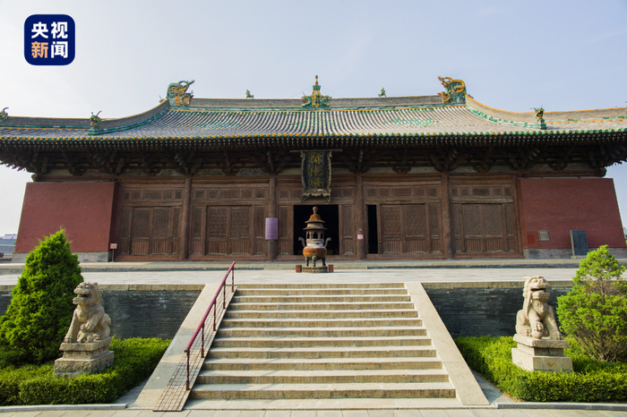 △上为《黑神话：悟空》场景，下为朔州崇福寺。