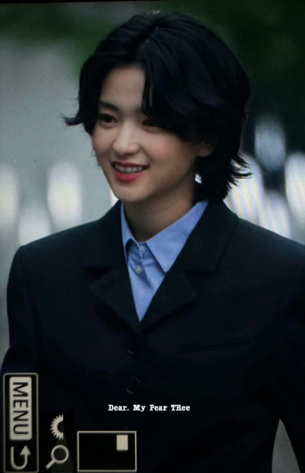 短发西装造型金泰梨!是谁又要疯狂尖叫了!