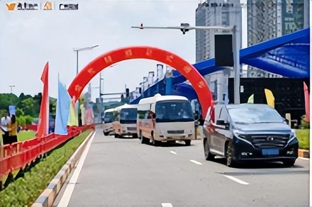 图片来源：金光隧道开通仪式现场实拍