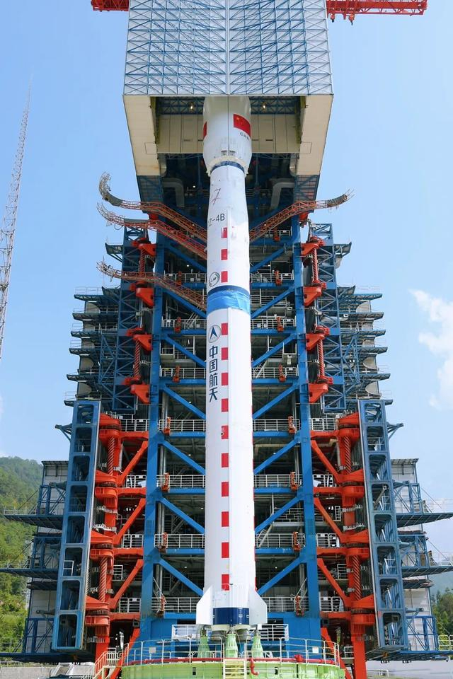 长四乙运载火箭成功发射遥感四十三号02组卫星,星箭均由上海航天研制
