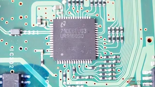 拆解揭秘:奥迪q3和a4l中控显示屏都用了哪些芯片?